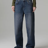 Boyfriend-Jeans mit Salpa und Logo auf der Rückseite
