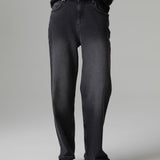 Straight-Fit-Jeans mit Salpa-Detail und Logo auf der Rückseite