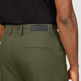 Essential Hose Regular Klee Grün