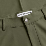 Essential Hose Regular Klee Grün