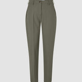 Essential Hose Tapered Dunkel Oliv