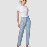 Essential Hose zulaufend Himmelblau meliert