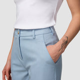 Essential Hose zulaufend Himmelblau meliert