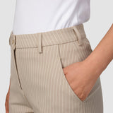 Essential Hose Straight Insel Sand Nadelstreifen