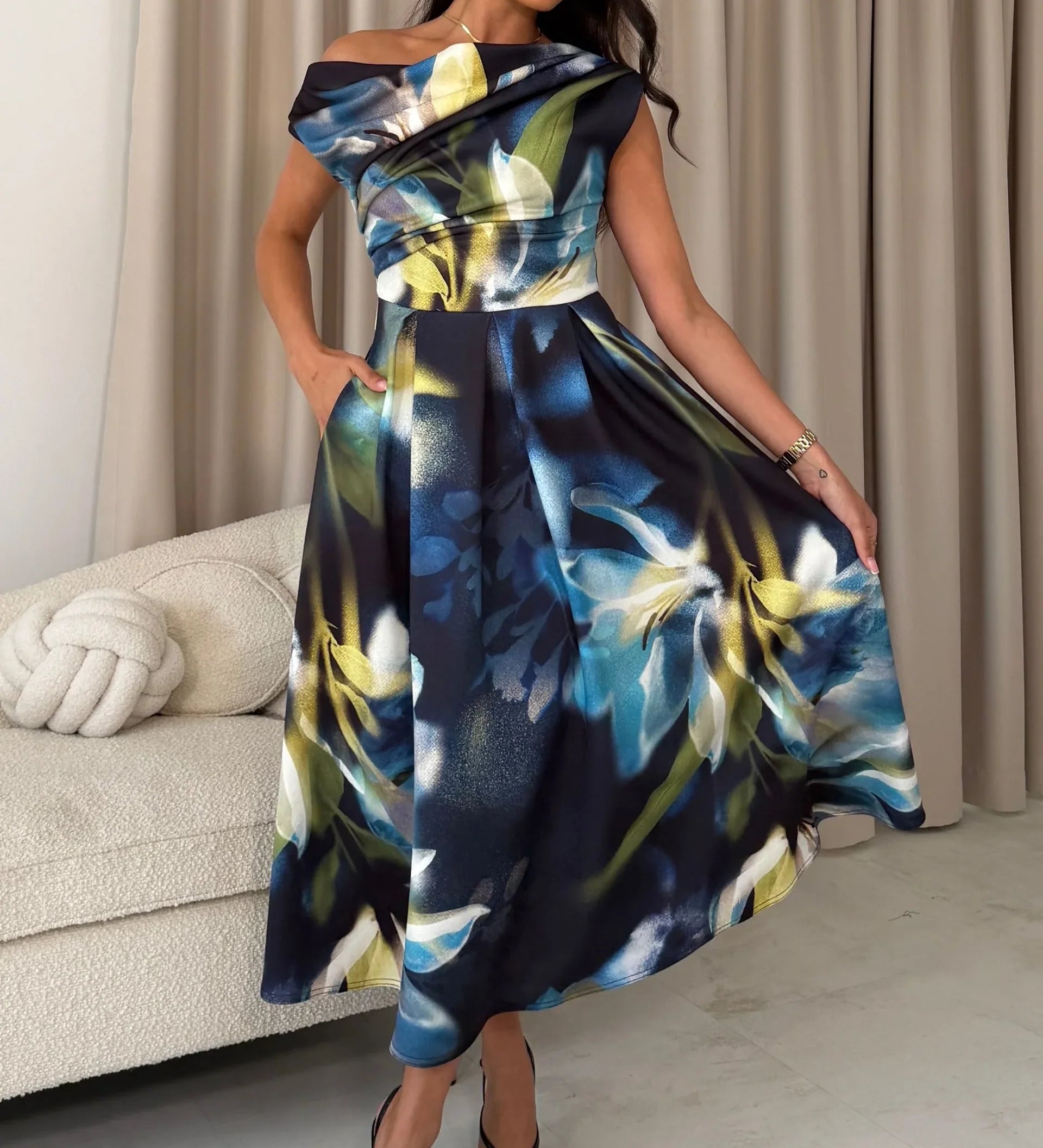 Betty asymmetrisches Blumen-Midikleid