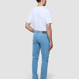Klassische Slim-Jeans in Hellblau