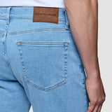 Klassische Slim-Jeans in Hellblau