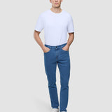 Klassische Slim-Jeans in Hellblau