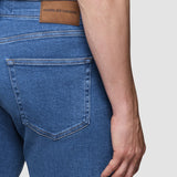 Klassische Slim-Jeans in Hellblau